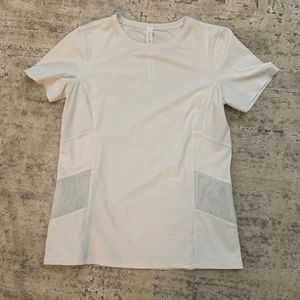 🧡💛lululemon tshirt